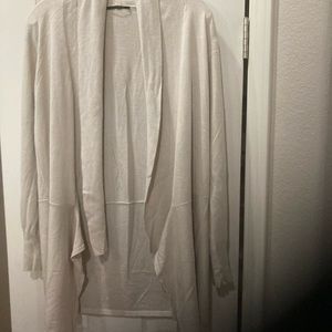 Tahari sweater size L